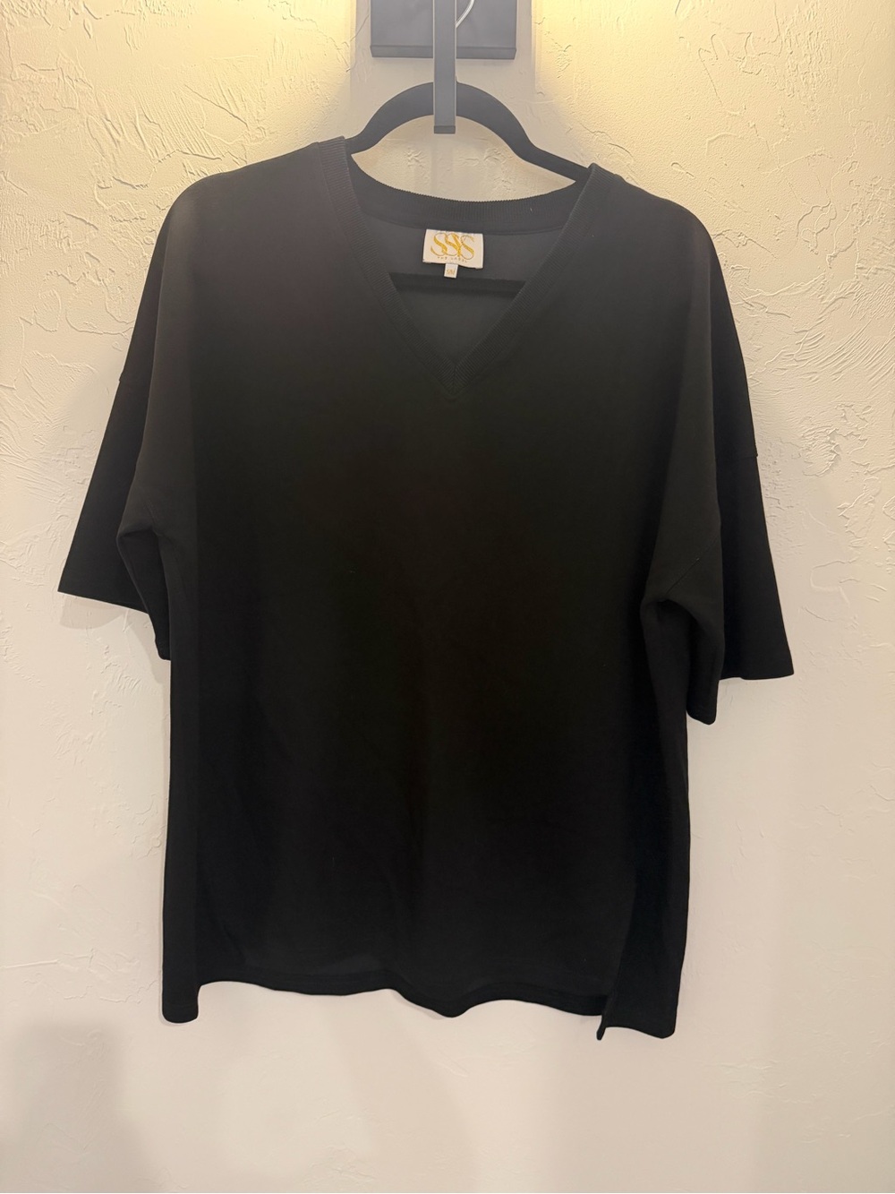 SSYS V neck shirt